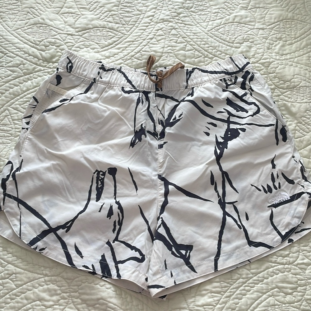 The North face shorts